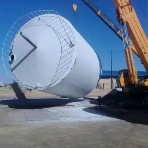 Manufacture of two 400,000 -liter iron tanks for petroleum materials